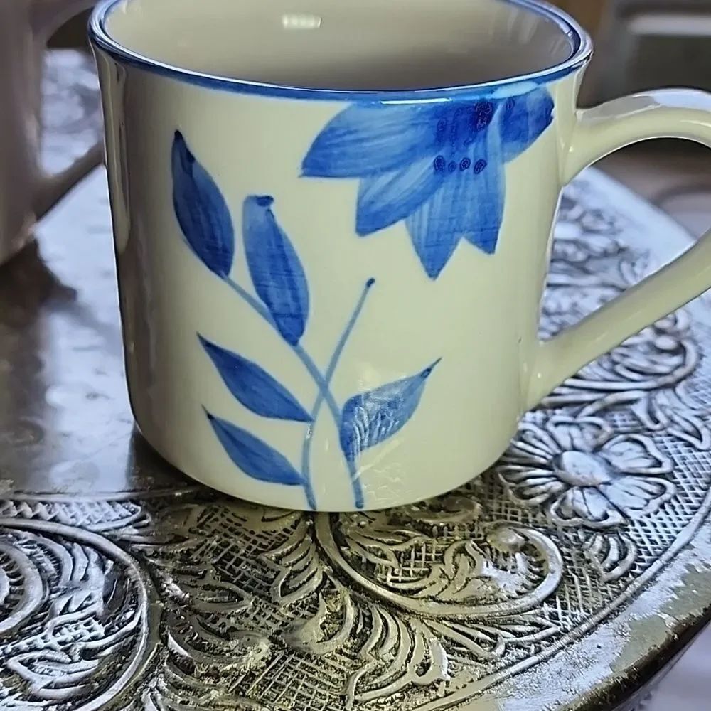 Blue & White Floral Pair Of 2 Gibson Coffee Mugs